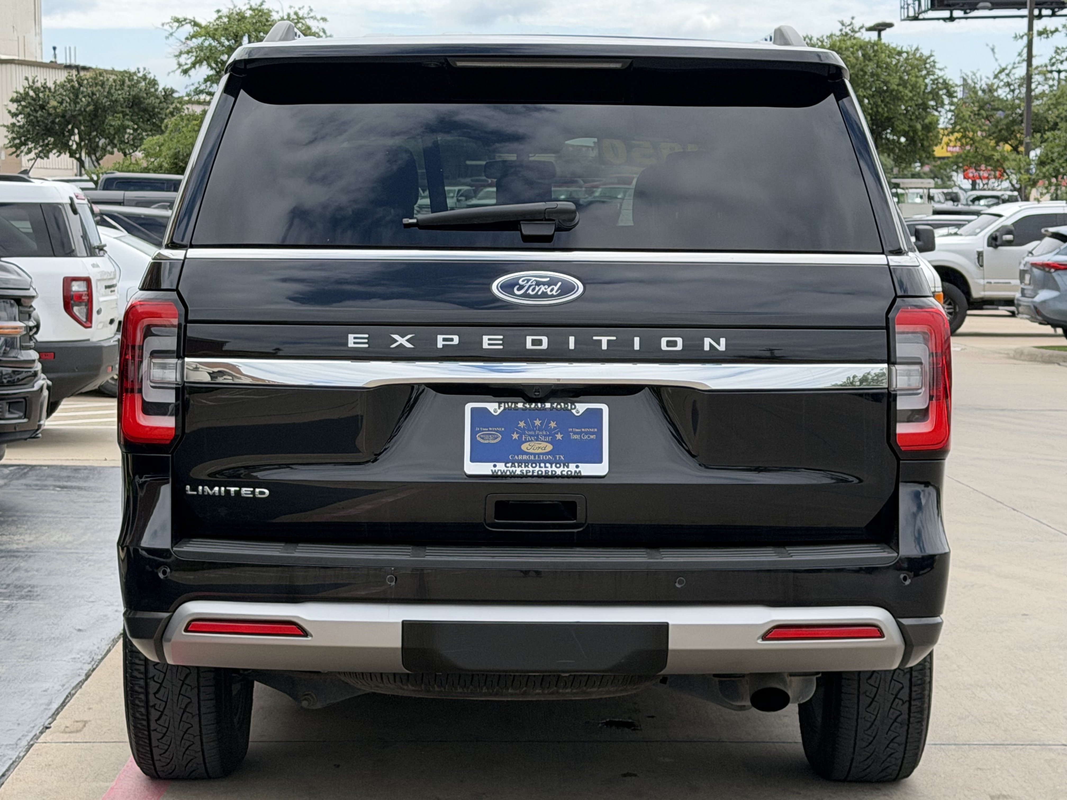 Certified 2022 Ford Expedition Limited AWD/4WD image 5