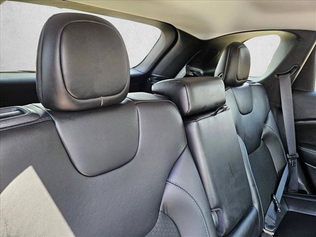 Used 2019 Jeep Cherokee Latitude Plus FWD image 19
