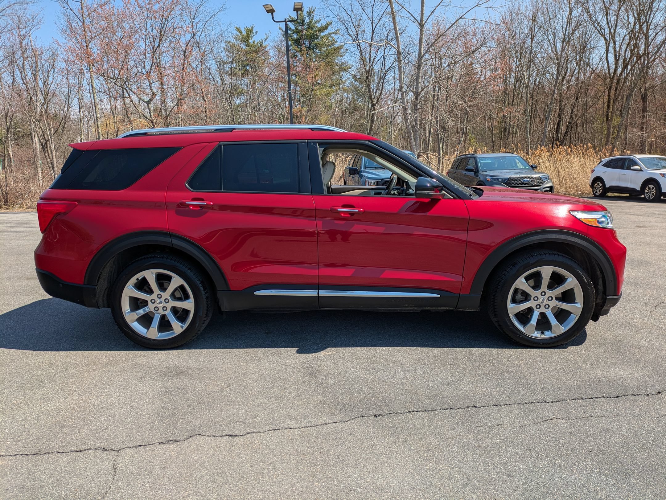 Certified 2020 Ford Explorer Platinum w/ Premium Technology Package AWD/4WD image 2