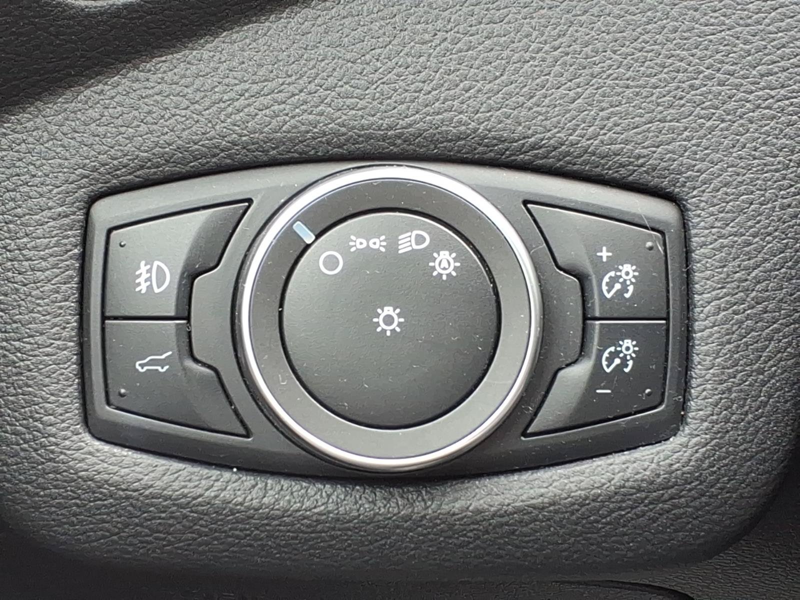 Certified 2019 Ford Escape SE FWD image 16