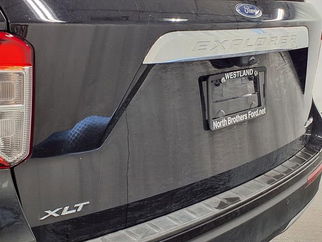 Certified 2023 Ford Explorer XLT w/ Equipment Group 202A AWD/4WD image 23