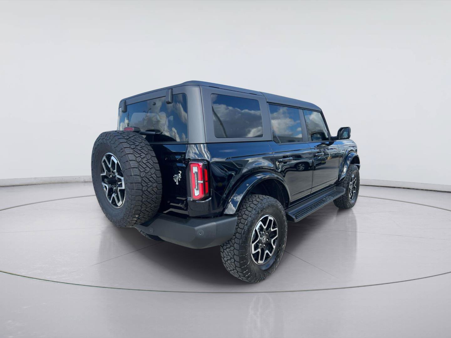 Certified 2025 Ford Bronco Outer Banks AWD/4WD image 3