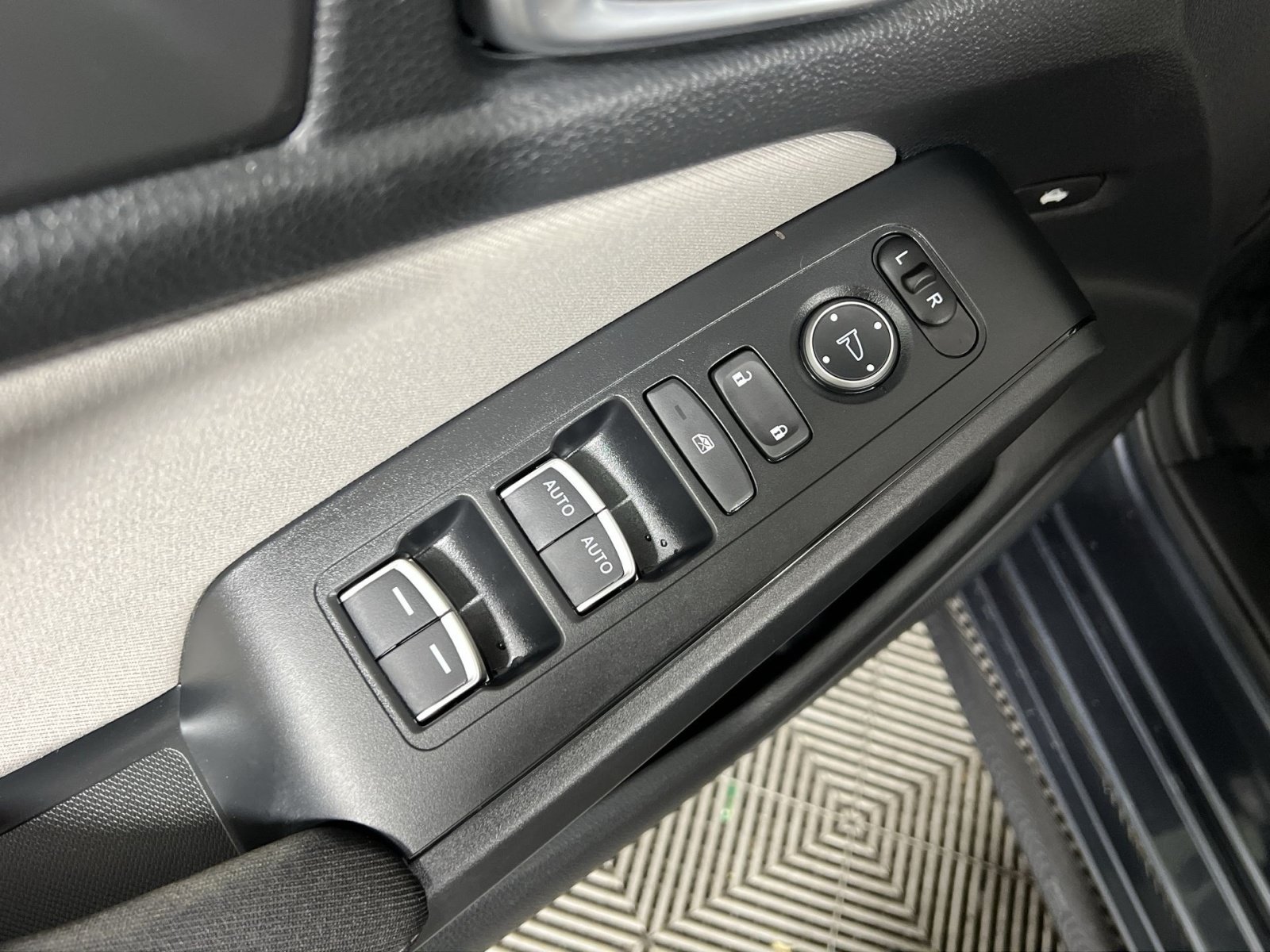 Used 2023 Honda Civic LX image 15