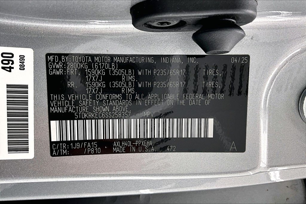 Used 2025 Toyota Sienna LE FWD image 36