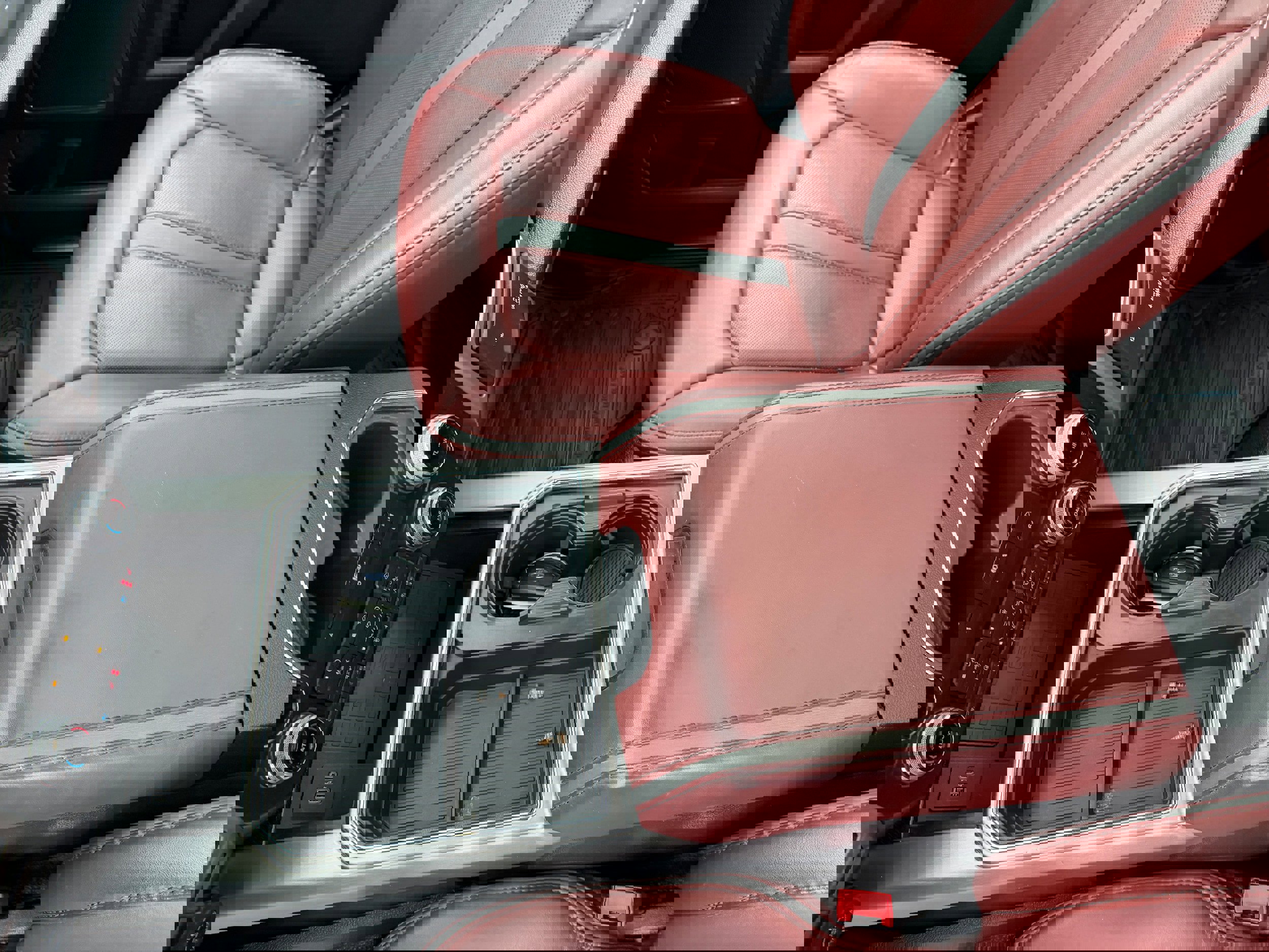 Certified 2021 Ford F250 Platinum w/ FX4 Off-Road Package image 16