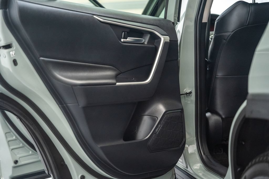 Used 2019 Toyota RAV4 XLE Premium w/ Cold Weather Package AWD/4WD image 40