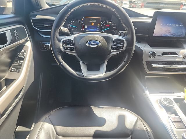 Certified 2022 Ford Explorer XLT w/ Equipment Group 202A AWD/4WD image 9