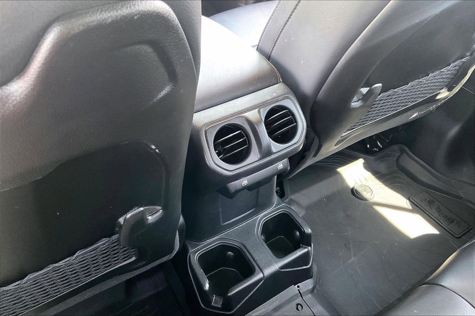 Used 2025 Jeep Gladiator Sport w/ Premium Package AWD/4WD image 34
