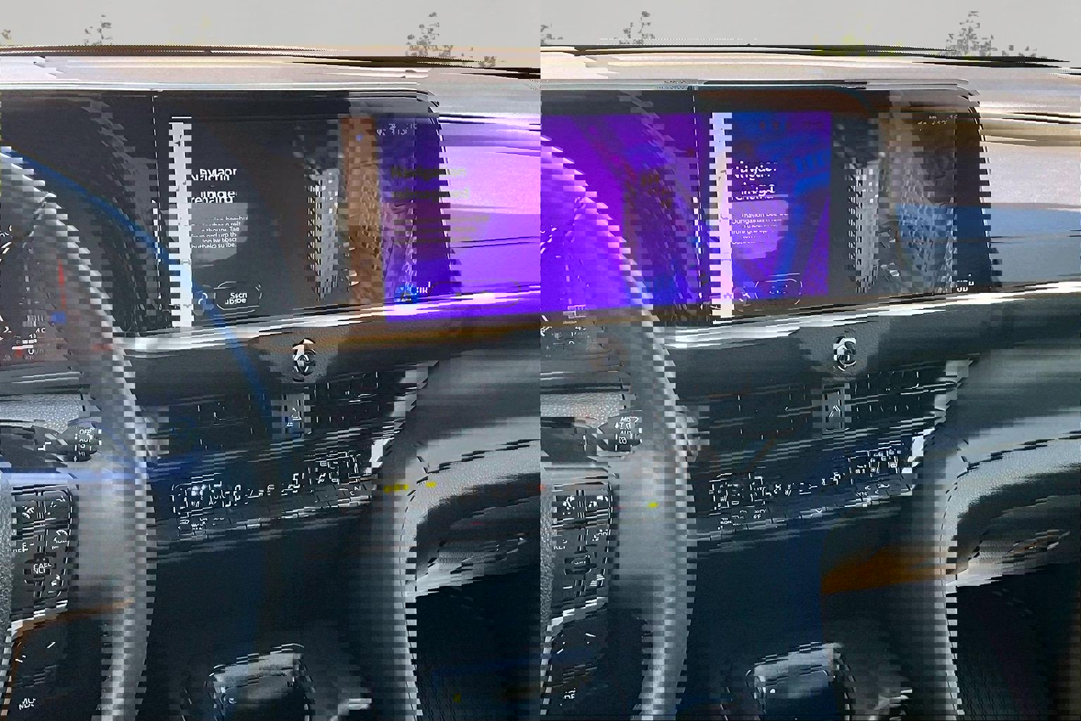 Used 2023 Toyota Crown Platinum image 6