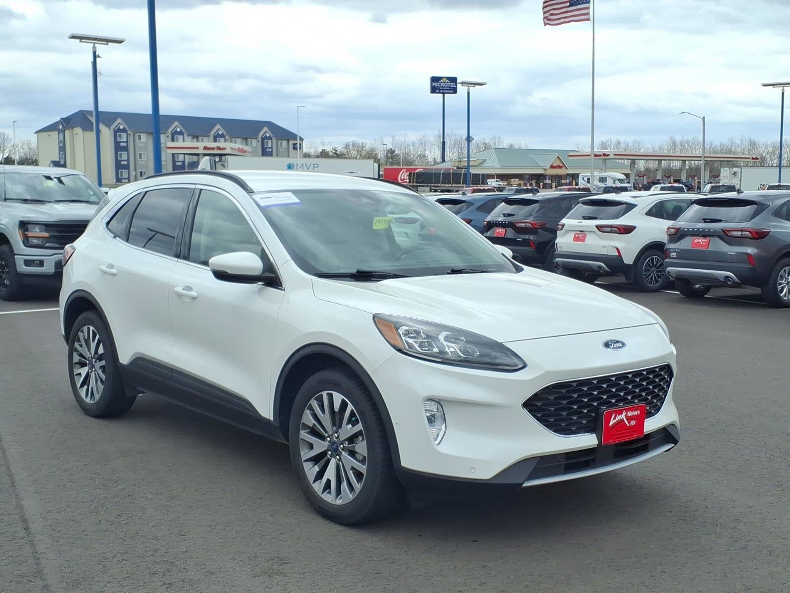 Certified 2020 Ford Escape Titanium AWD/4WD image 7