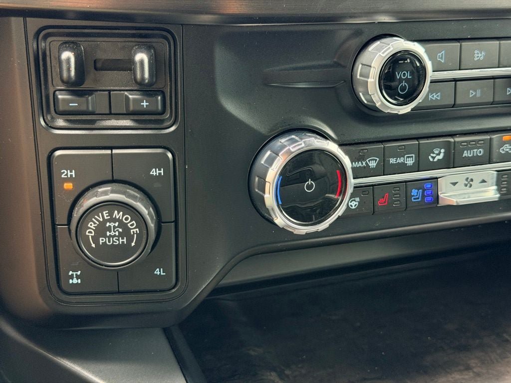 Certified 2024 Ford F250 Lariat w/ Lariat Ultimate Package AWD/4WD image 35