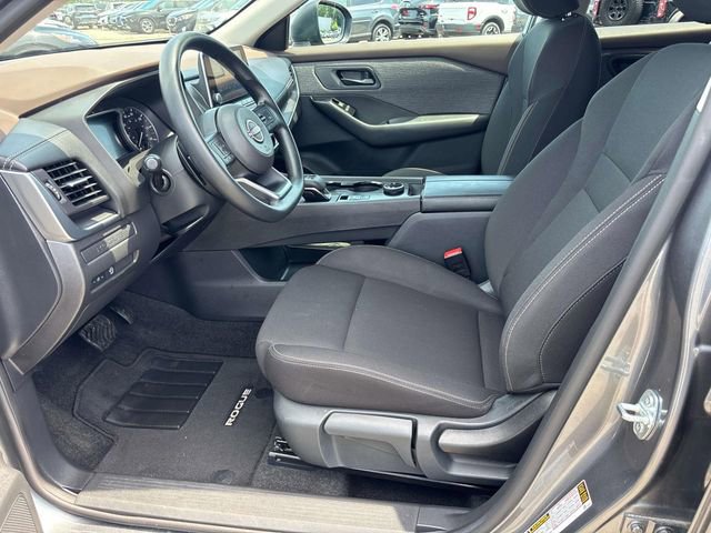 Used 2023 Nissan Rogue S image 8