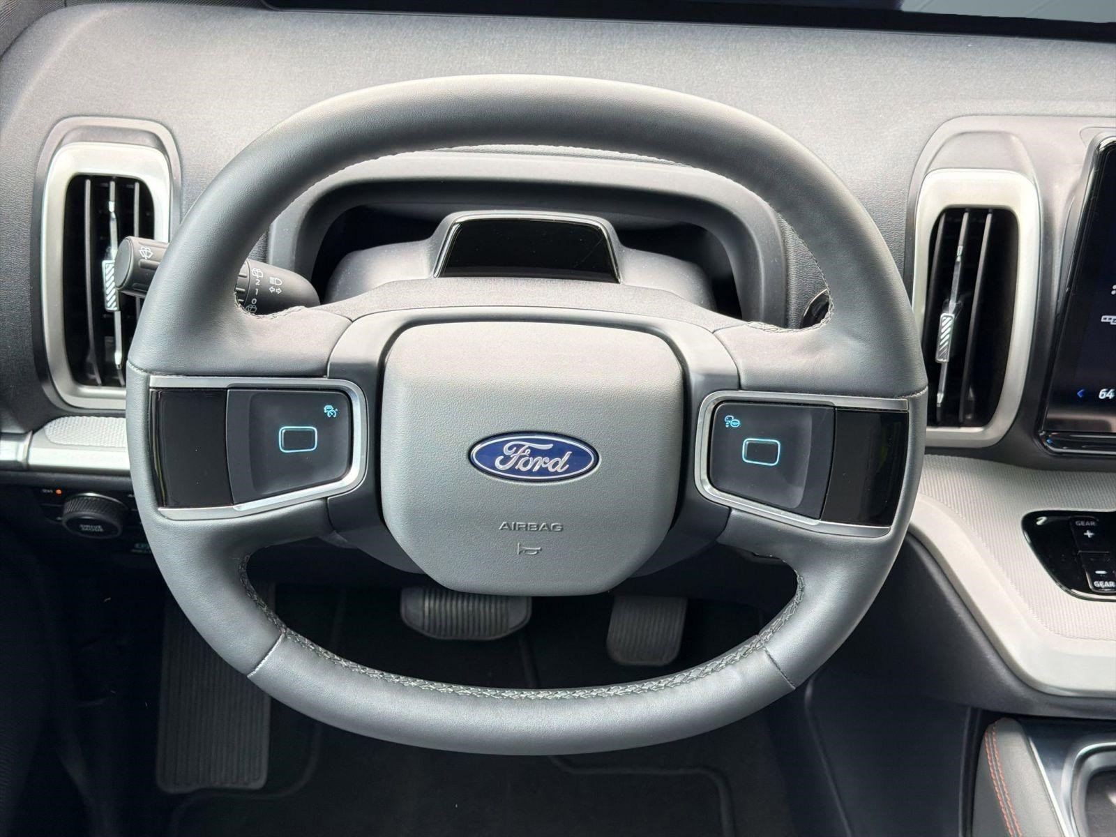 Certified 2025 Ford Expedition Active AWD/4WD image 17