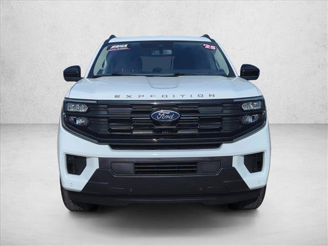 Certified 2025 Ford Expedition Active RWD image 2