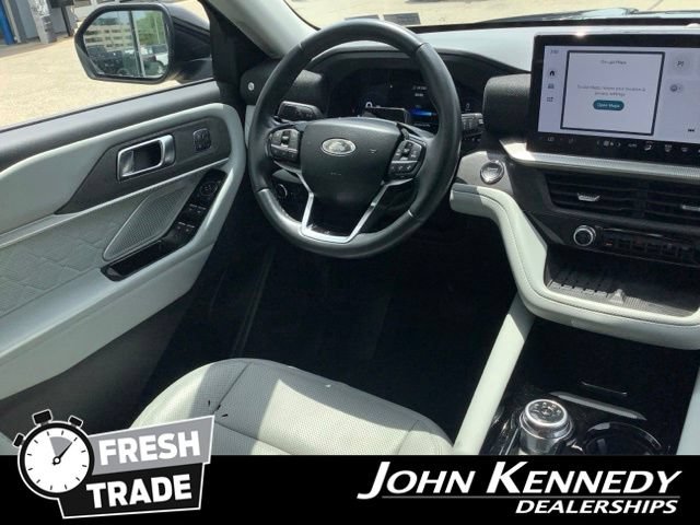 Certified 2025 Ford Explorer Platinum w/ LUX Leather Package AWD/4WD image 17