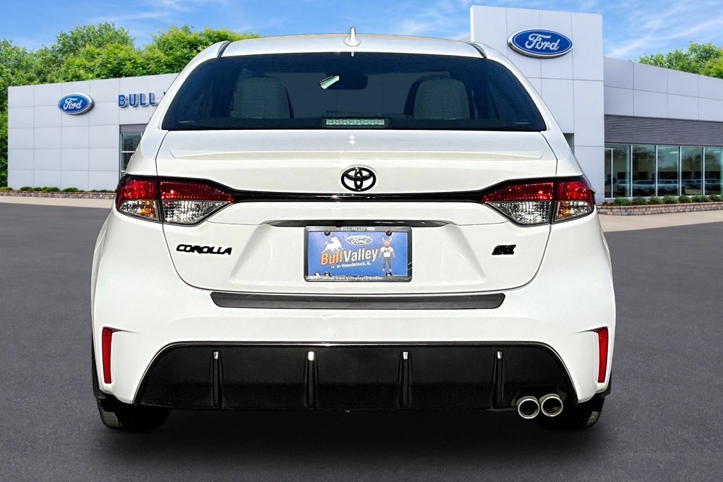 Used 2024 Toyota Corolla SE w/ SE Convenience Package FWD image 5