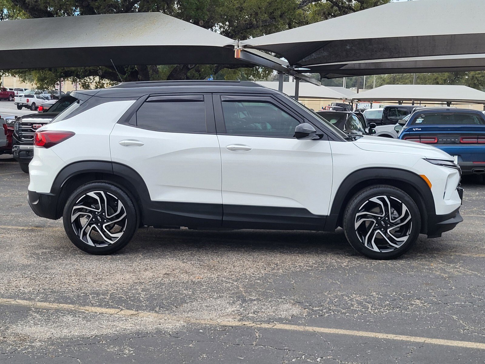Used 2024 Chevrolet TrailBlazer RS w/ Driver Confidence Package image 2