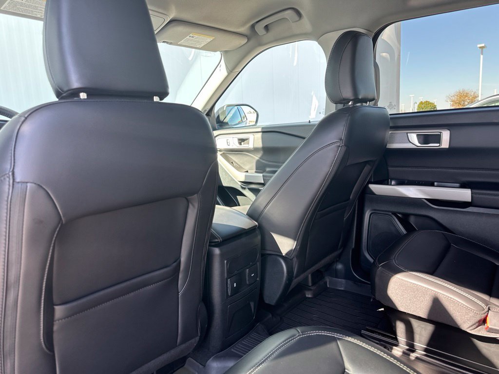 Certified 2024 Ford Explorer XLT w/ Equipment Group 202A AWD/4WD image 19