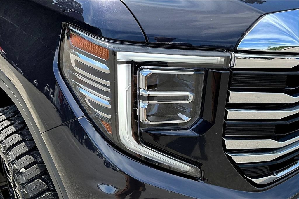 Used 2025 GMC Sierra 1500 SLT AWD/4WD image 34