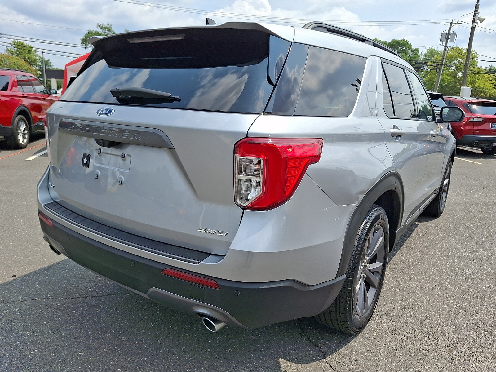 Certified 2023 Ford Explorer XLT w/ Equipment Group 202A AWD/4WD image 10