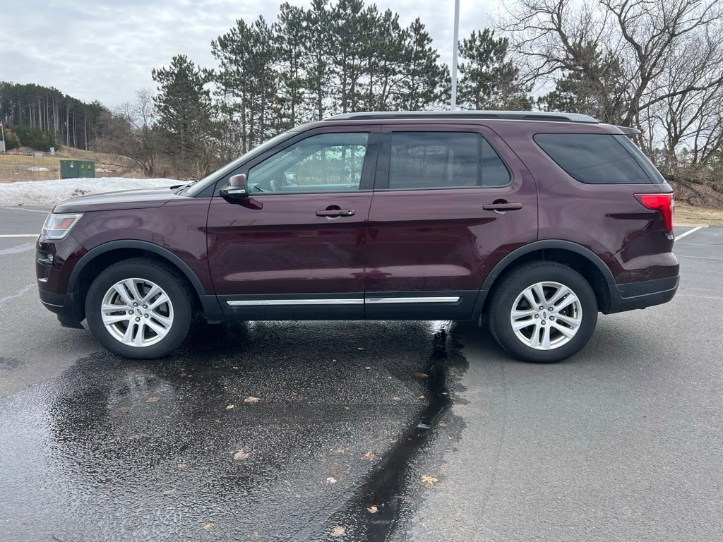 Certified 2018 Ford Explorer XLT w/ Equipment Group 202A image 4