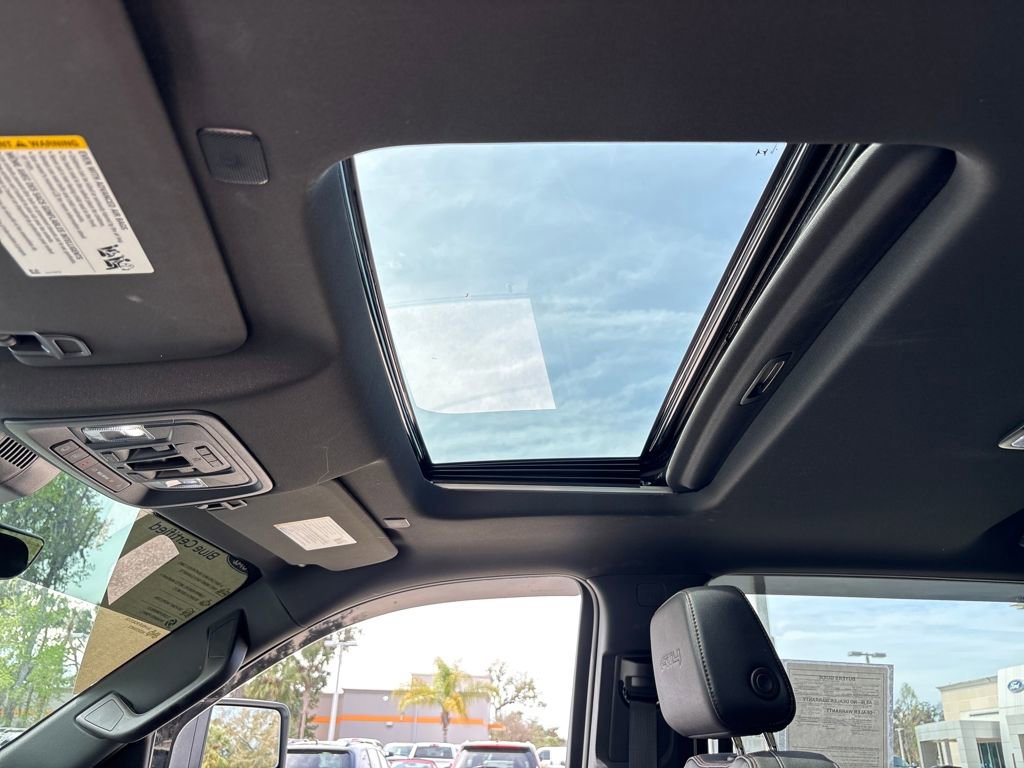 Used 2025 GMC Sierra 2500 AT4 w/ AT4 Premium Plus Package image 13