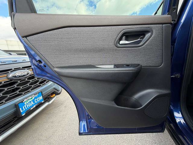 Used 2023 Nissan Rogue SV image 20