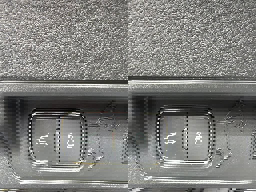 Certified 2024 Ford Explorer Base image 17