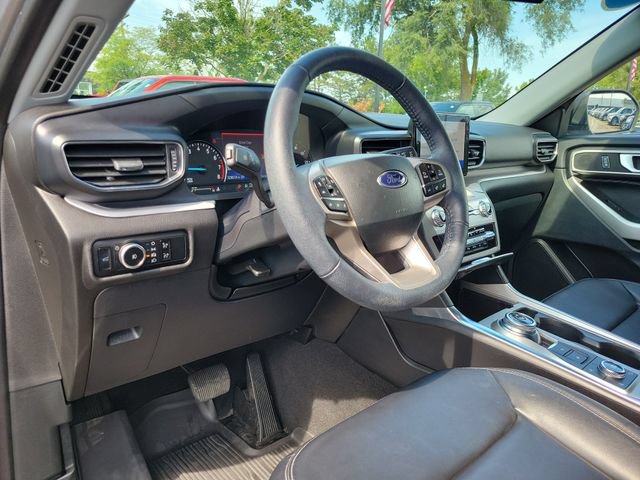 Certified 2023 Ford Explorer XLT w/ Equipment Group 202A AWD/4WD image 10