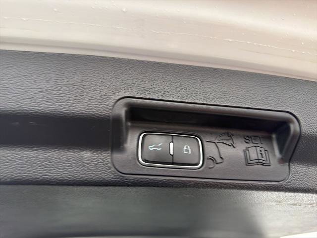 Certified 2023 Ford Explorer Limited w/ Limited Technology Package image 26