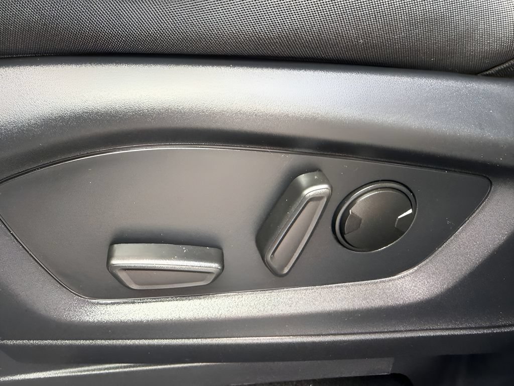 Certified 2025 Ford Explorer Active AWD/4WD image 23