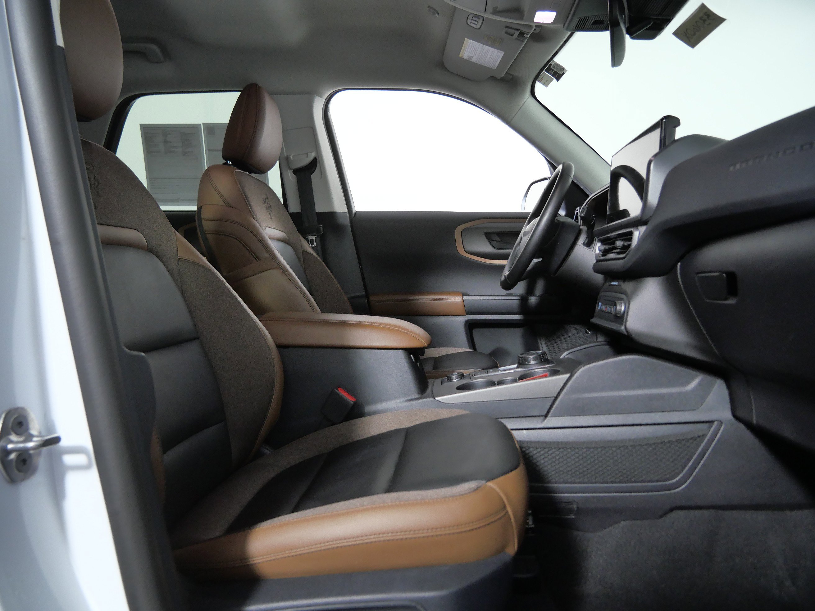 Certified 2025 Ford Bronco Sport Outer Banks w/ Outer Banks Tech Package+ AWD/4WD image 11