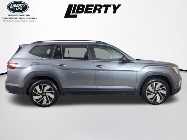 Used 2025 Volkswagen Atlas SE AWD/4WD image 2