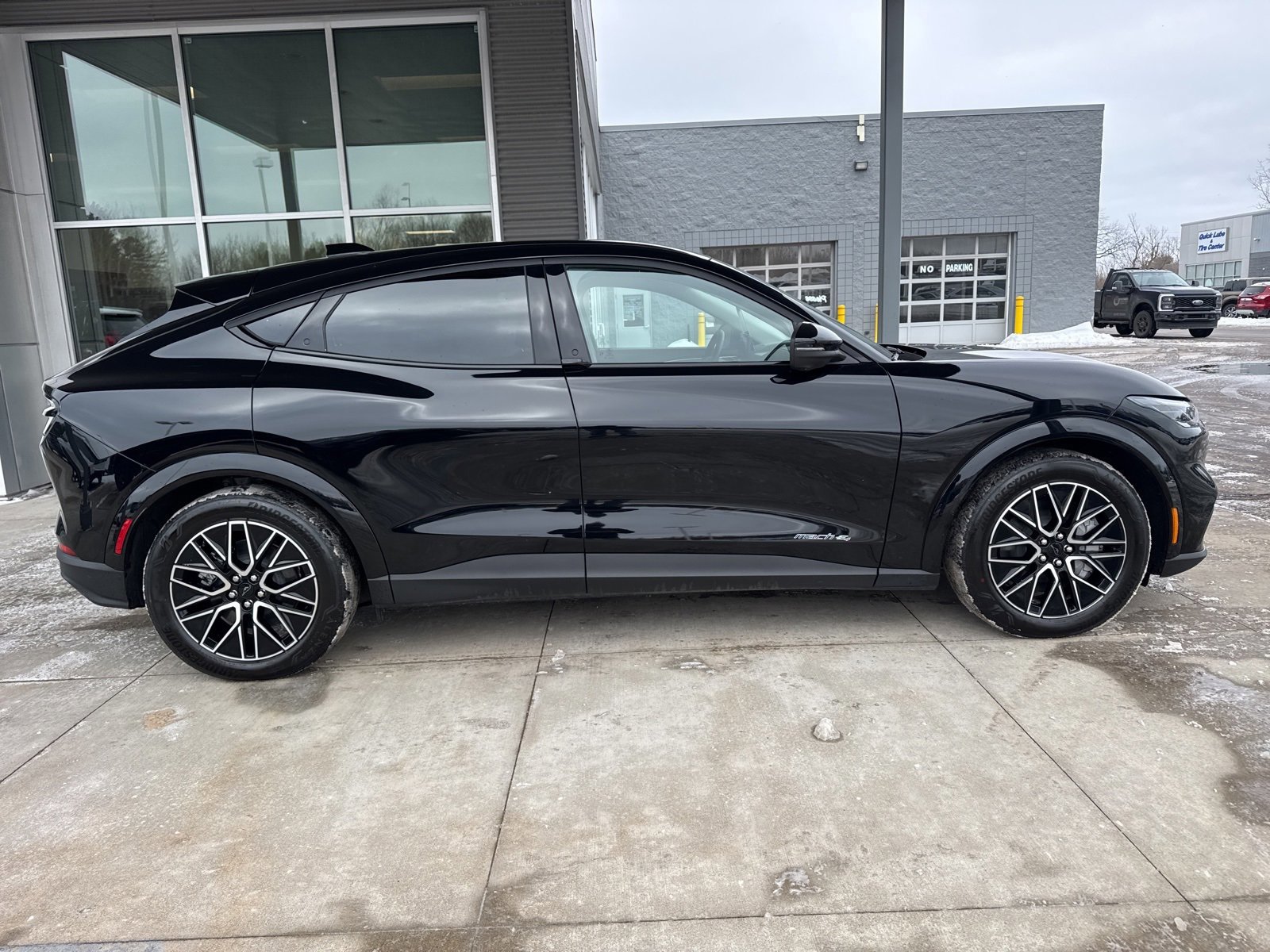 Certified 2025 Ford Mustang Mach-E Premium image 2