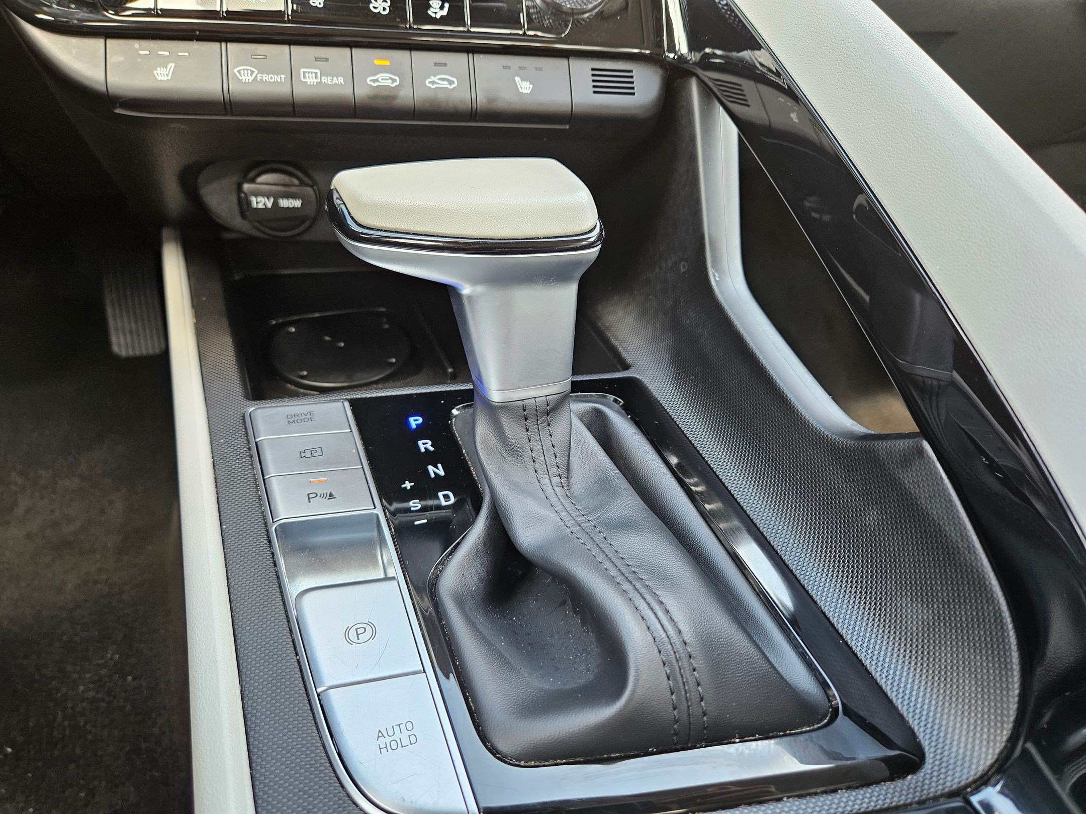Used 2024 Hyundai Elantra Limited FWD image 26