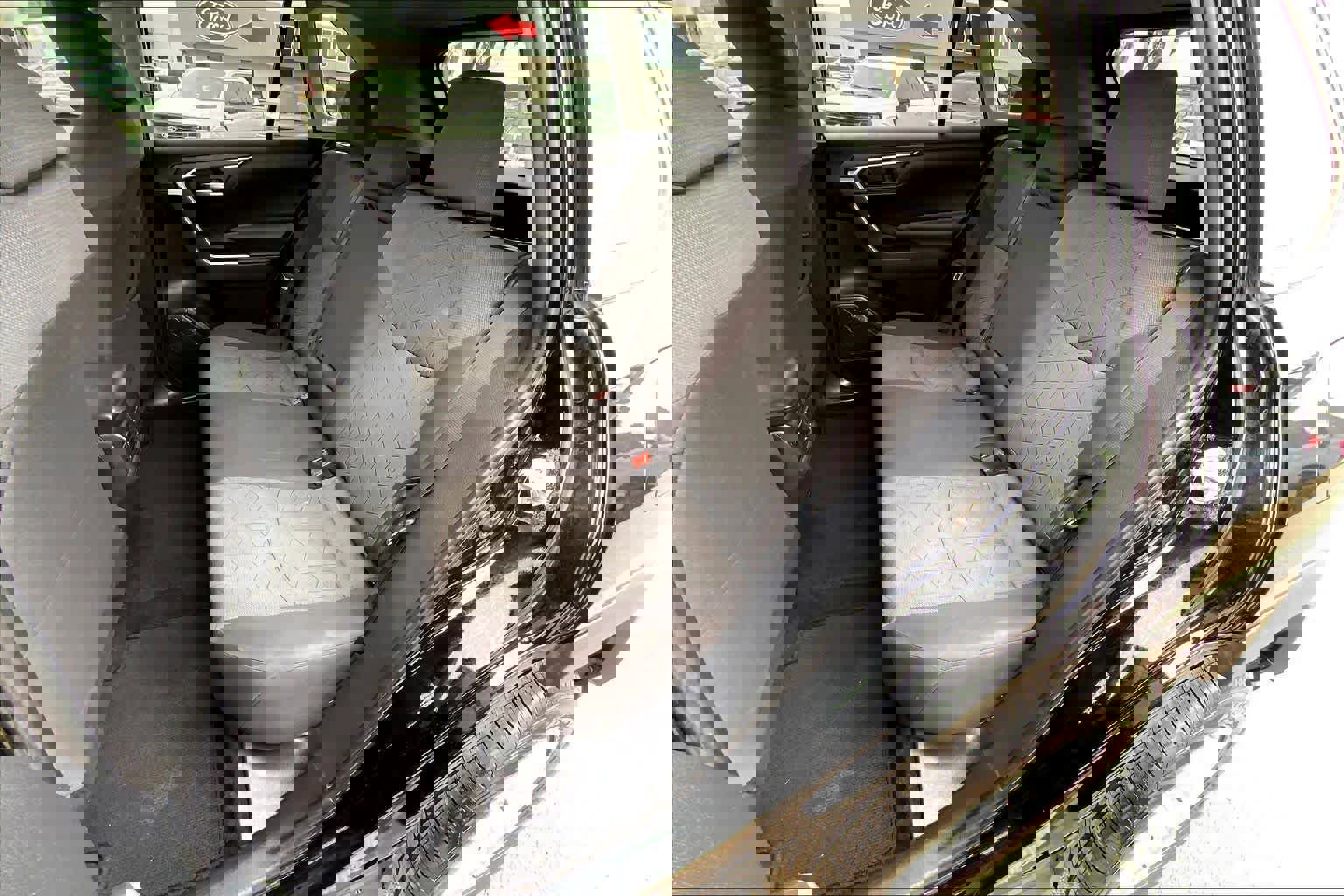 Used 2020 Toyota RAV4 XLE image 20