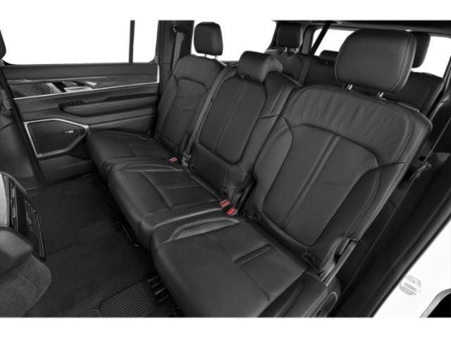 Used 2022 Jeep Wagoneer Series II AWD/4WD image 16