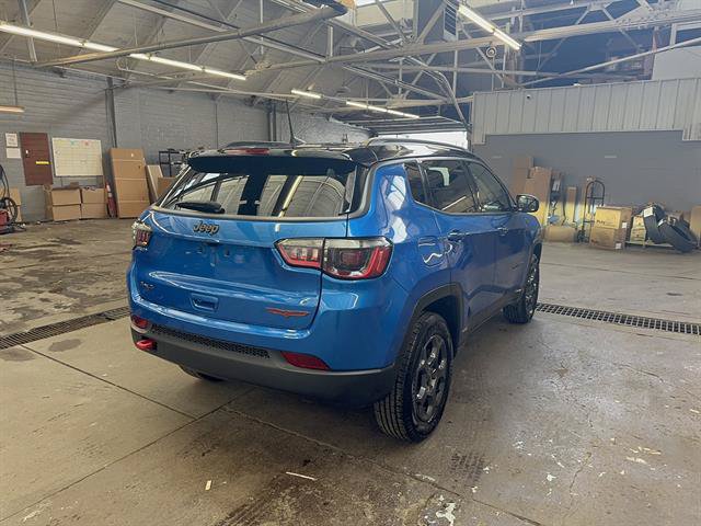 Used 2022 Jeep Compass Trailhawk AWD/4WD image 4