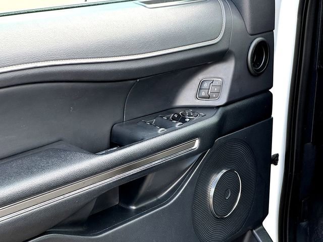 Certified 2022 Ford Expedition Max XLT image 9