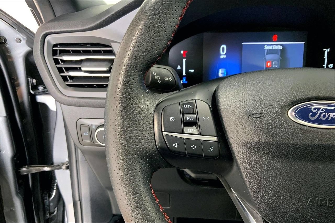 Certified 2025 Ford Escape ST-Line Select AWD/4WD image 21