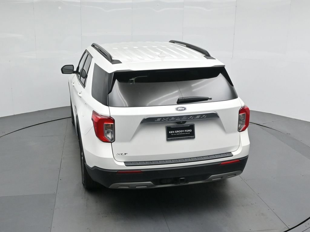 Certified 2021 Ford Explorer XLT image 18