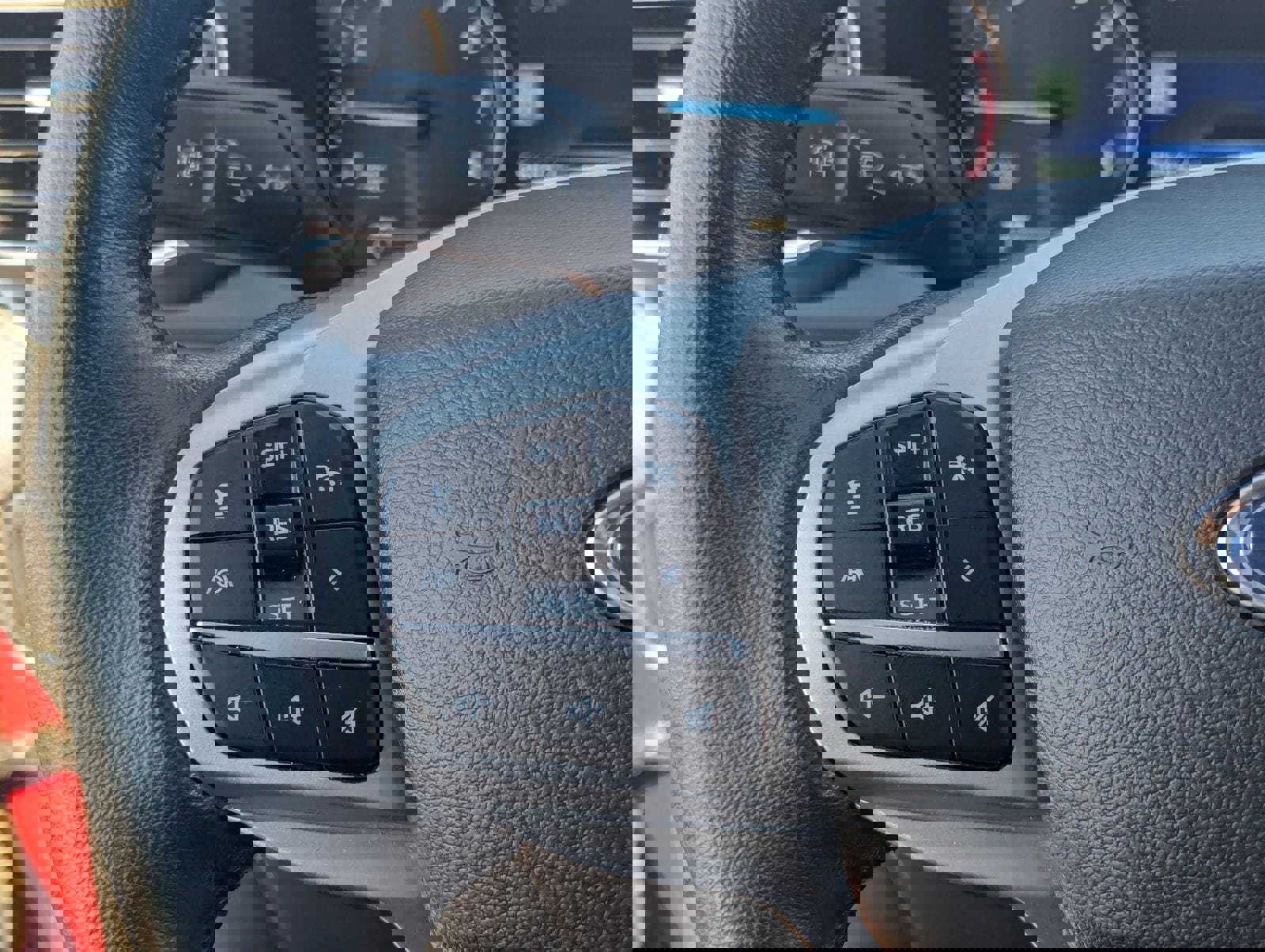 Certified 2022 Ford Explorer XLT w/ Equipment Group 202A image 28