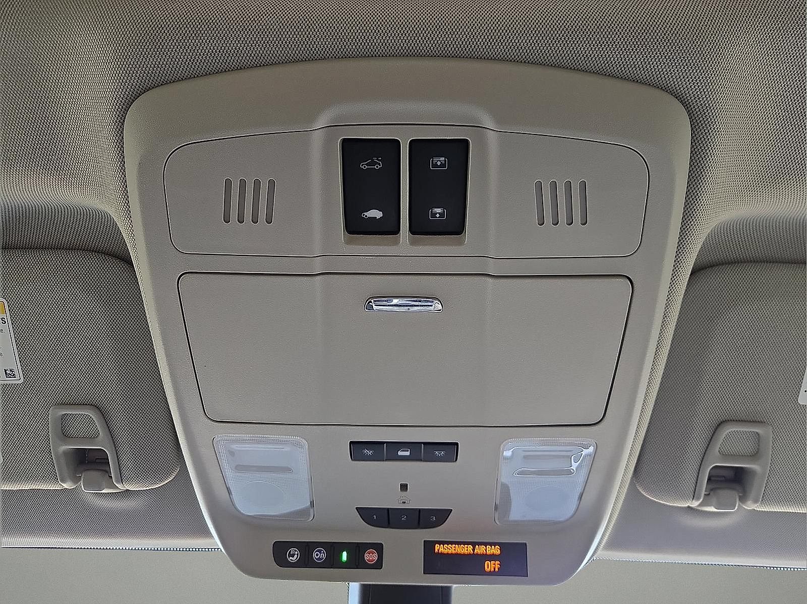 Used 2019 Buick Envision Essence FWD image 20