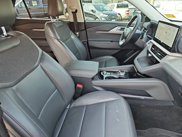 Certified 2025 Ford Explorer Active w/ Active Comfort Package RWD image 10