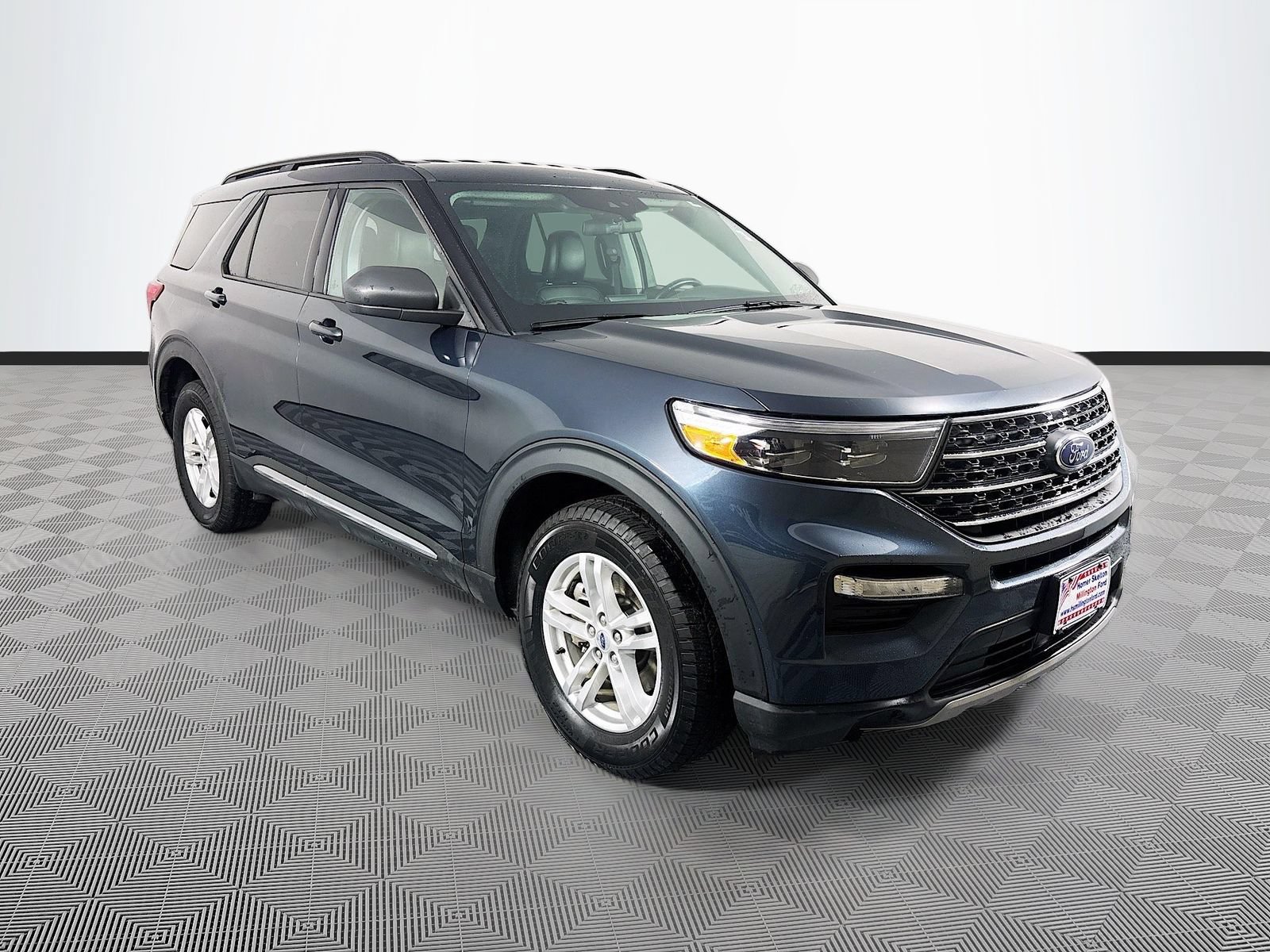 Certified 2022 Ford Explorer XLT w/ Equipment Group 202A AWD/4WD image 1