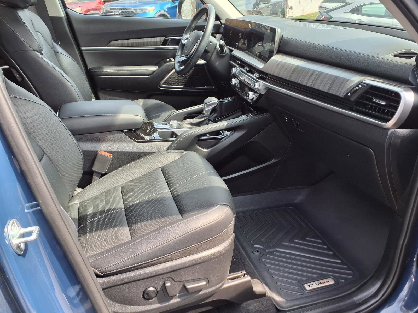 Used 2024 Kia Telluride EX image 10