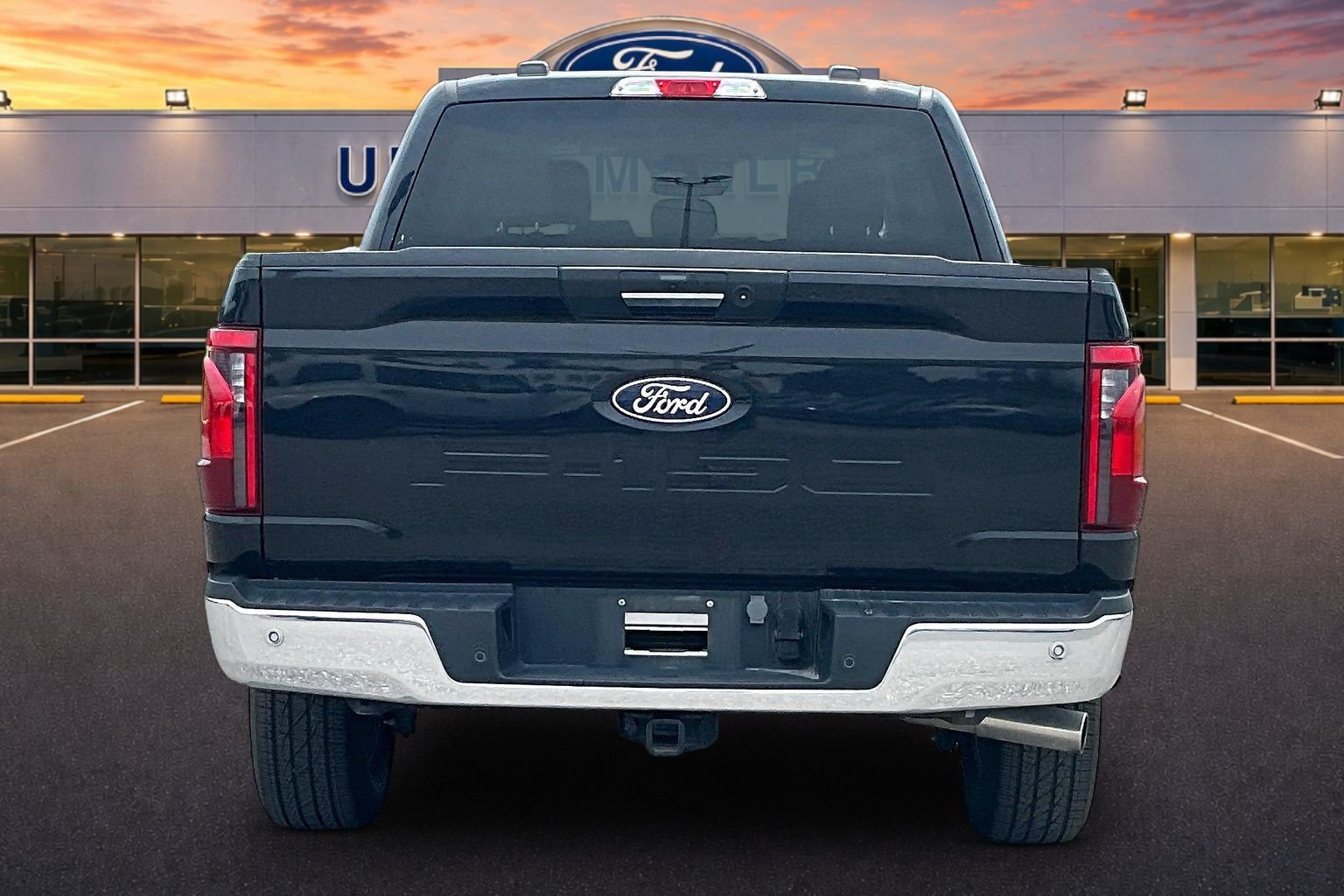 Certified 2024 Ford F150 XLT w/ Mobile Office Package AWD/4WD image 4