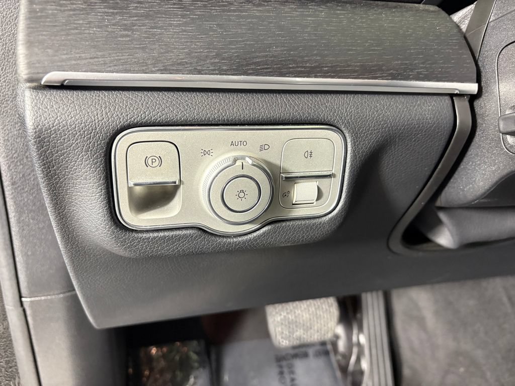 Used 2025 Mercedes-Benz GLE 350 4MATIC image 15