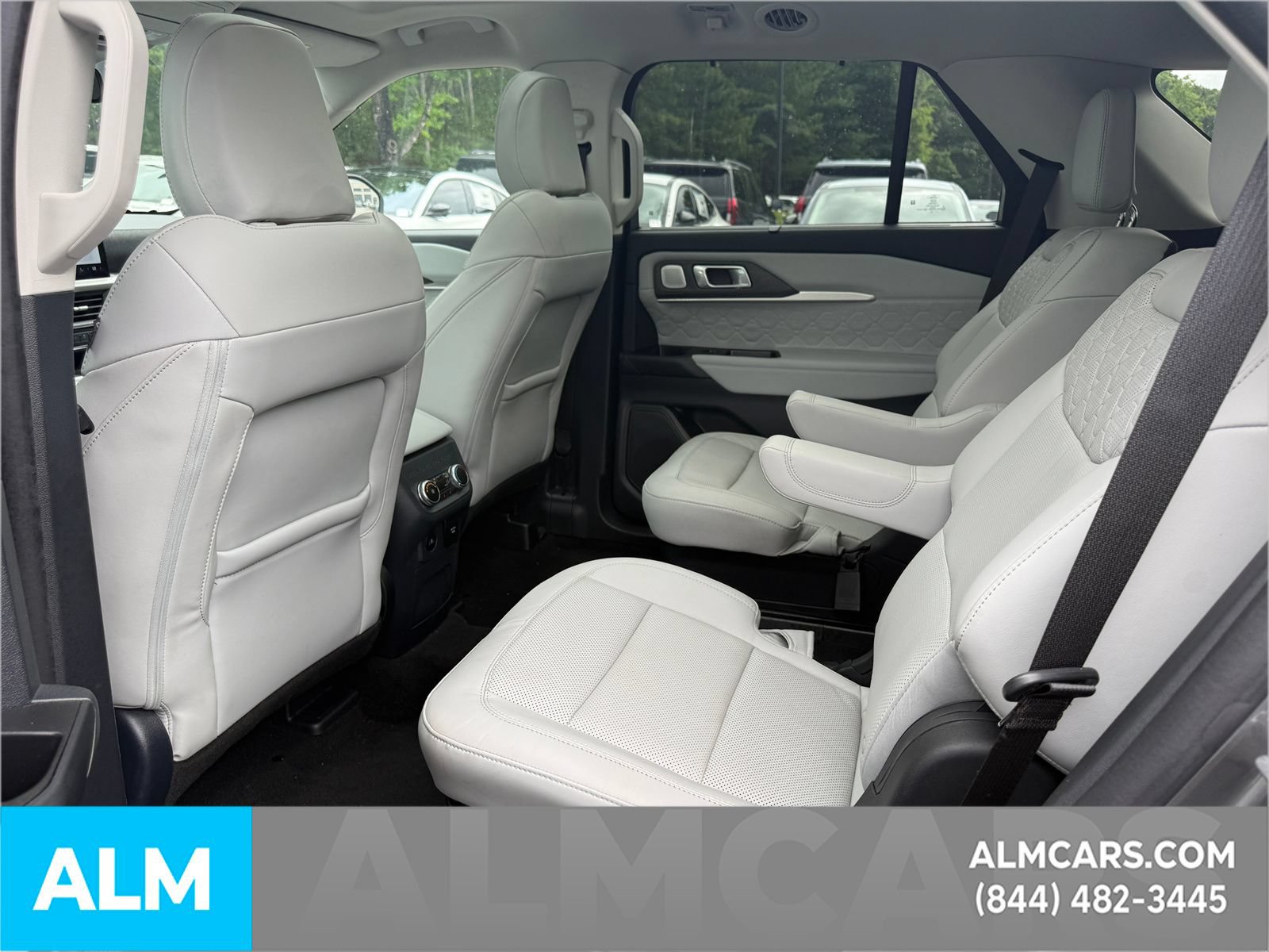 Certified 2025 Ford Explorer Platinum w/ Ultimate Package AWD/4WD image 11