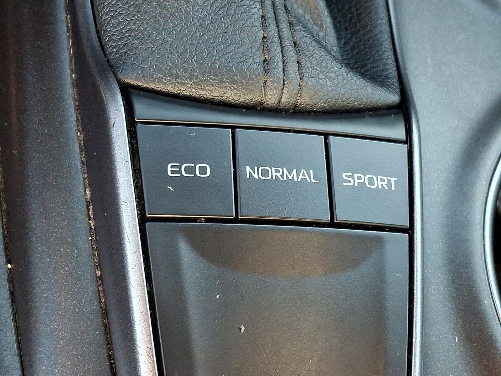 Used 2024 Toyota Camry SE image 21